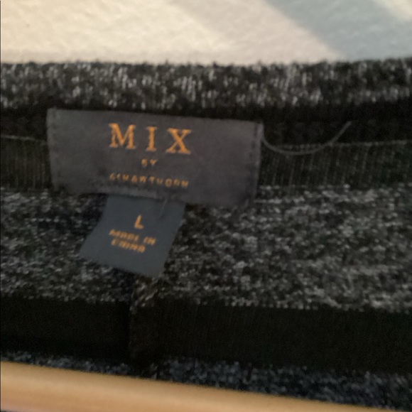 COPY - 🌷Large Mix black and grey striped shirt - Picture 3 of 3